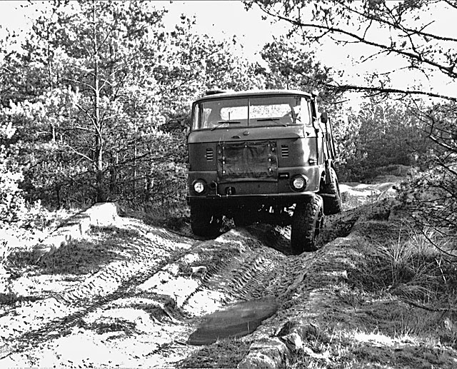 Kundengespraeche_Ludwigsfelde_GSchlag_W50_4x4_HW1967